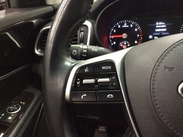 2019 Kia Sorento LX photo 11