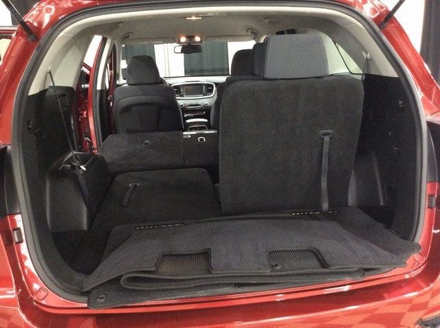 2019 Kia Sorento LX photo 22