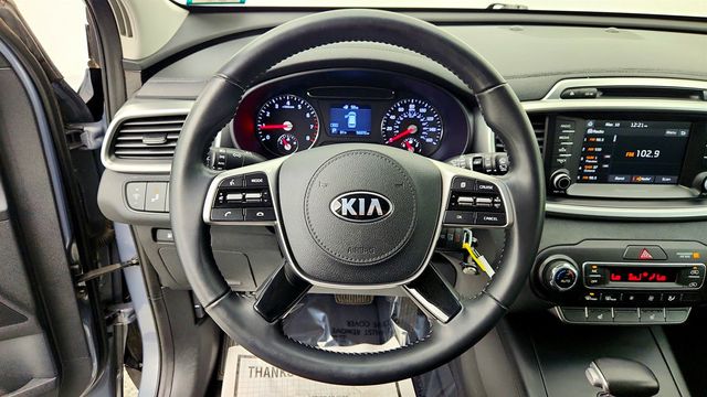 2019 Kia Sorento LX AWD w/ Convenience Pkg, Heated Seats & Apple CarPlay - 22996270 - 12