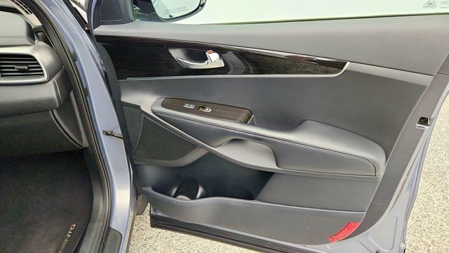 2019 Kia Sorento LX AWD w/ Convenience Pkg, Heated Seats & Apple CarPlay - 22996270 - 25