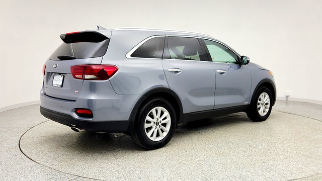 2019 Kia Sorento LX AWD w/ Convenience Pkg, Heated Seats & Apple CarPlay - 22996270 - 4