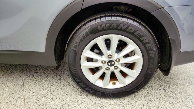 2019 Kia Sorento LX AWD w/ Convenience Pkg, Heated Seats & Apple CarPlay - 22996270 - 8