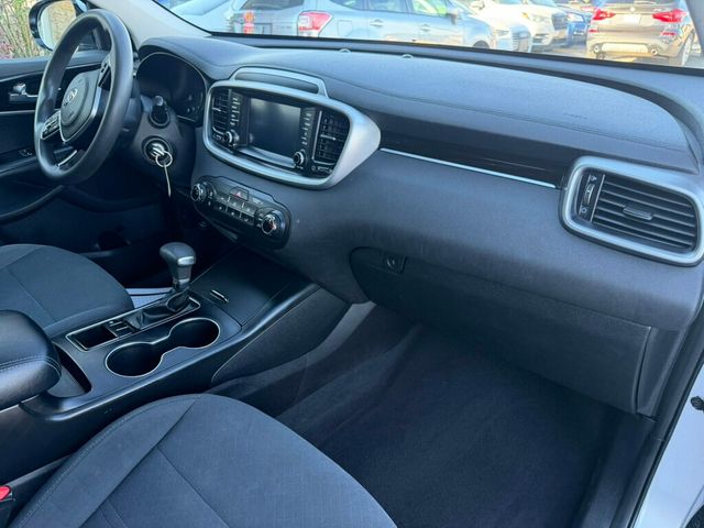 2019 Kia Sorento LX FWD - 22970846 - 17