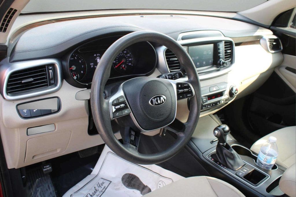 2019 Kia Sorento LX V6 AWD - 22927043 - 11