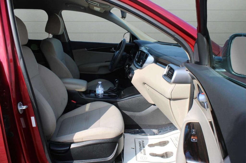 2019 Kia Sorento LX V6 AWD - 22927043 - 12