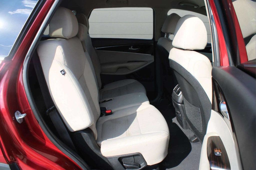 2019 Kia Sorento LX V6 AWD - 22927043 - 14