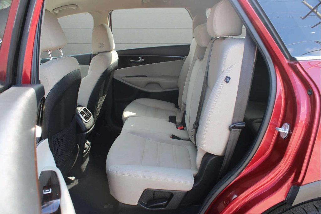 2019 Kia Sorento LX V6 AWD - 22927043 - 15
