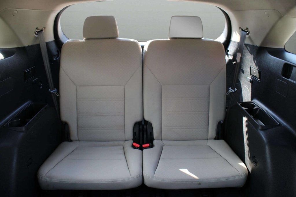2019 Kia Sorento LX V6 AWD - 22927043 - 16