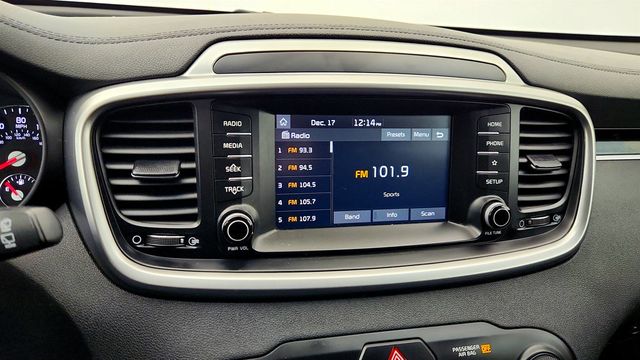 2019 Kia Sorento LX V6 AWD - 22960742 - 16