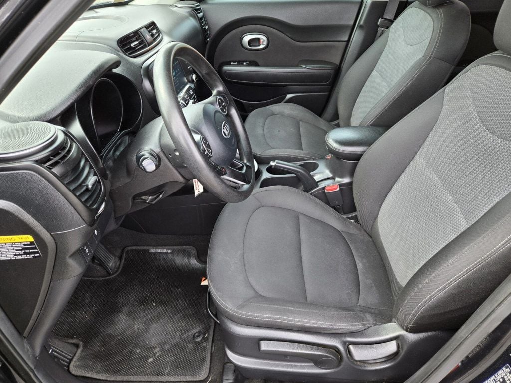2019 Kia Soul + Automatic - 22930567 - 7