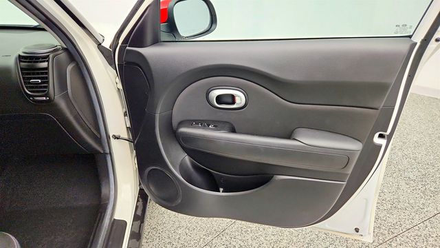 2019 Kia Soul + Automatic w/ Designer Pkg - 23035285 - 24