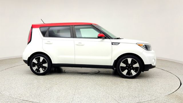 2019 Kia Soul + Automatic w/ Designer Pkg - 23035285 - 3