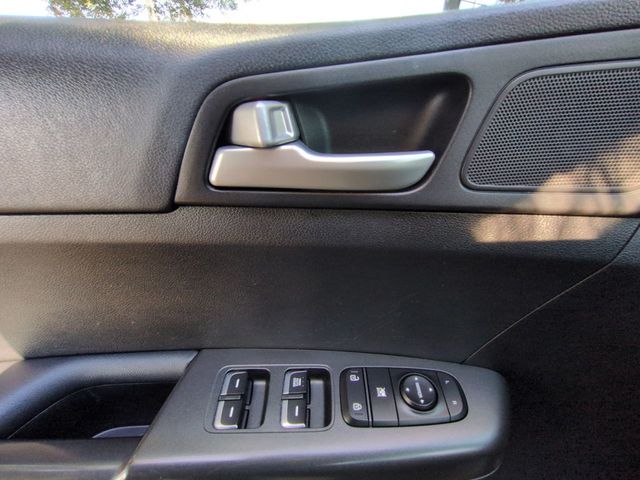 2019 Kia Sportage LX FWD - 22942931 - 11