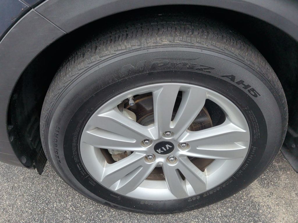 Kia Sportage LX FWD photo 10