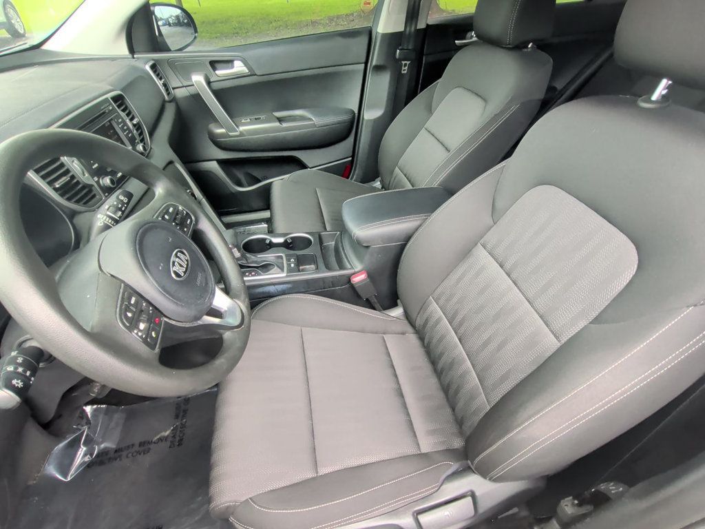 Kia Sportage LX FWD photo 14