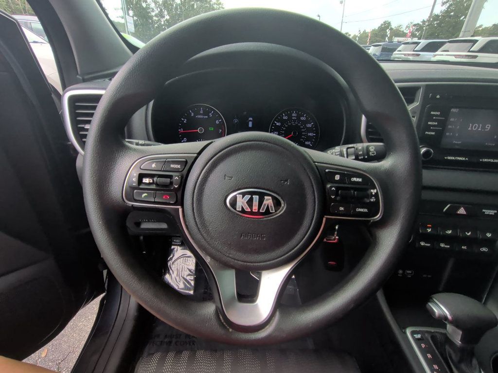 Kia Sportage LX FWD photo 15