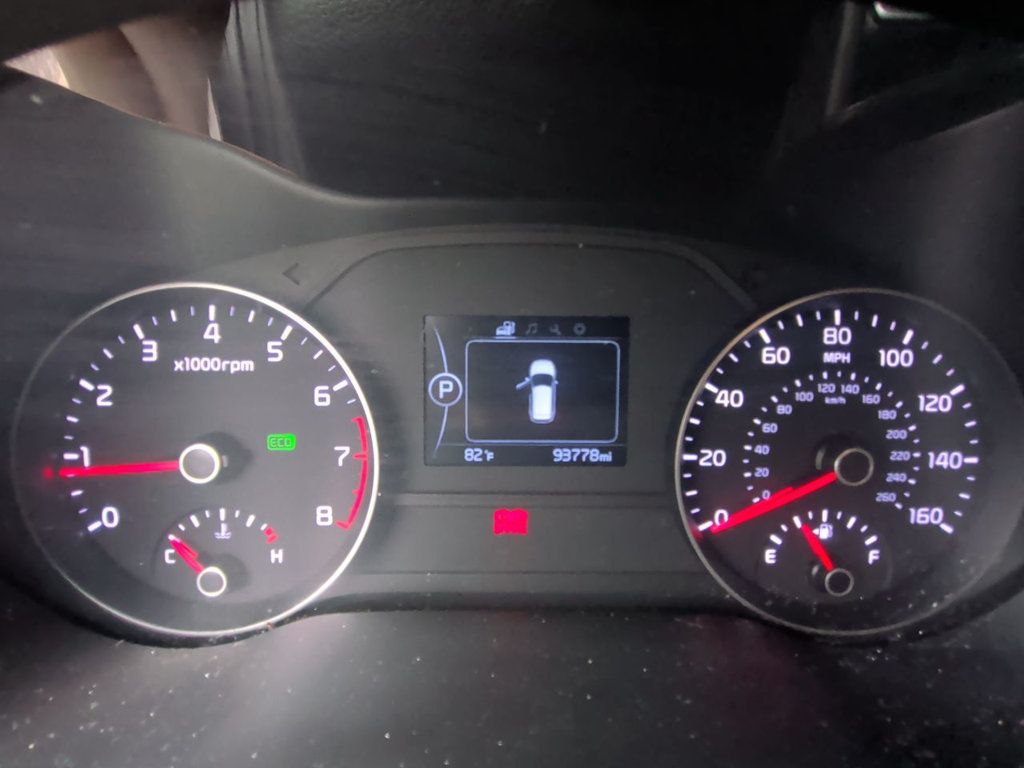 Kia Sportage LX FWD photo 16