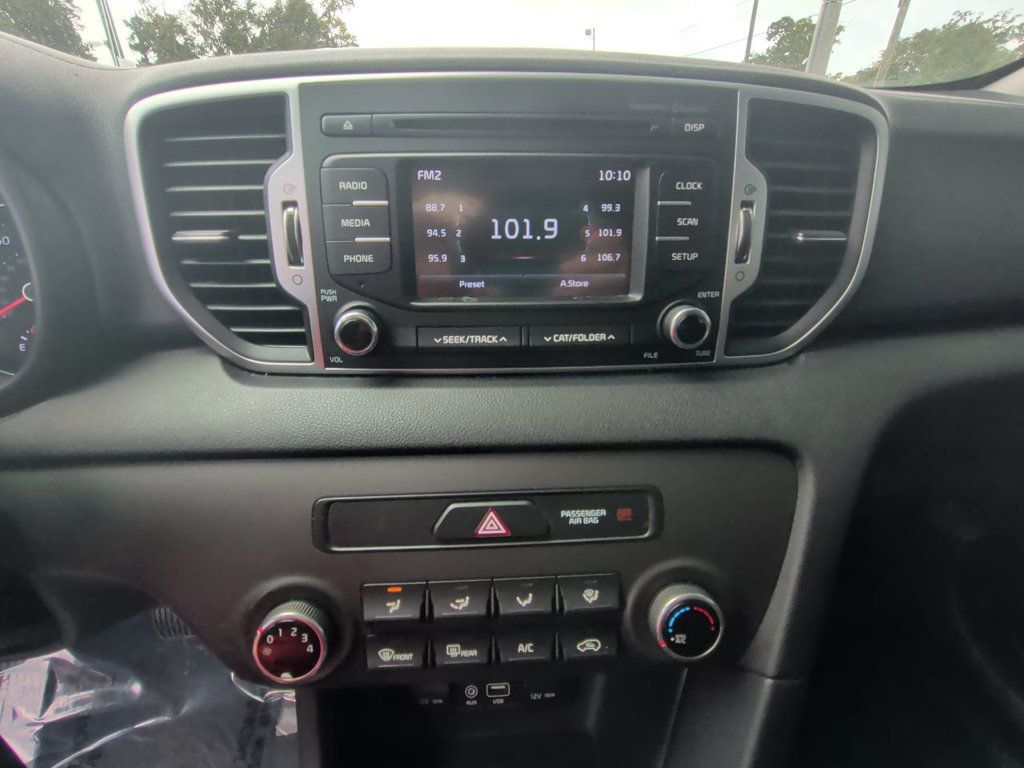 Kia Sportage LX FWD photo 17