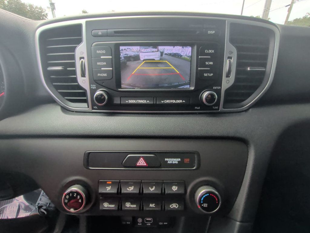 Kia Sportage LX FWD photo 18