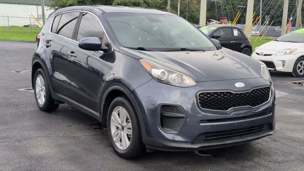 Kia Sportage LX FWD photo 2