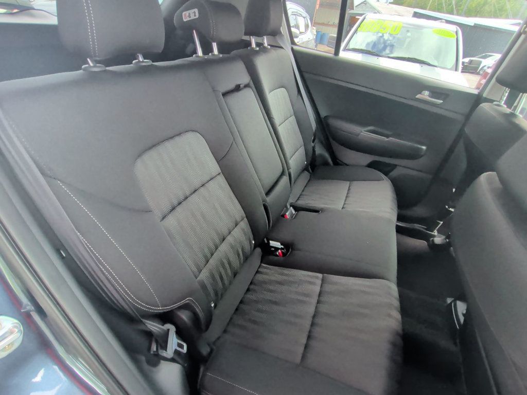 Kia Sportage LX FWD photo 21