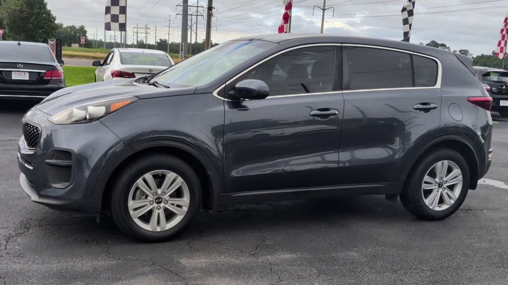 Kia Sportage LX FWD photo 4