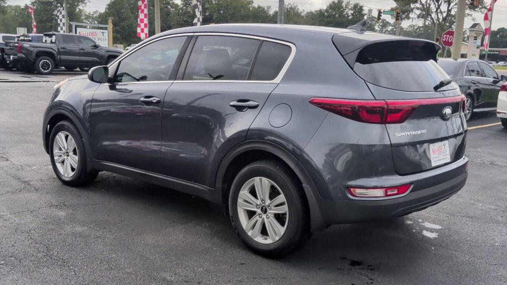 Kia Sportage LX FWD photo 6