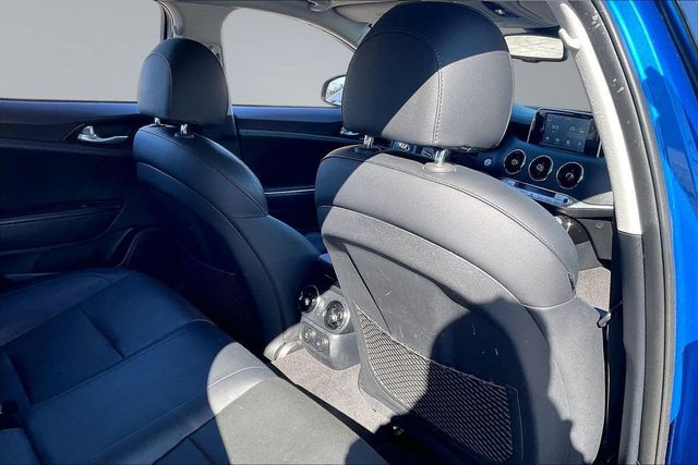 2019 Kia Stinger  - 22982140 - 13