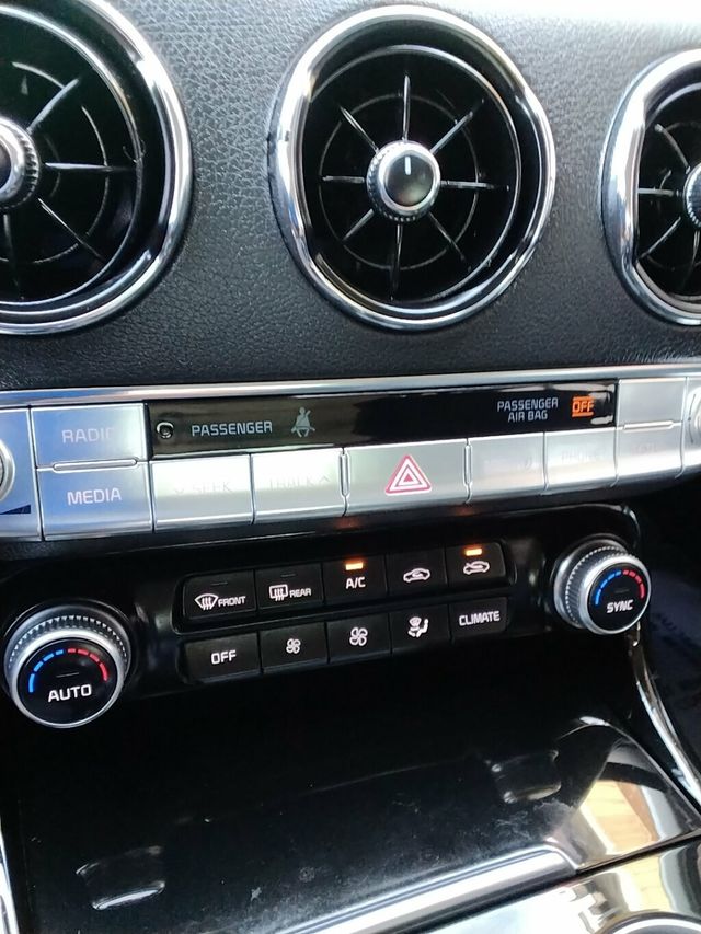 2019 Kia Stinger AWD - 23042747 - 24