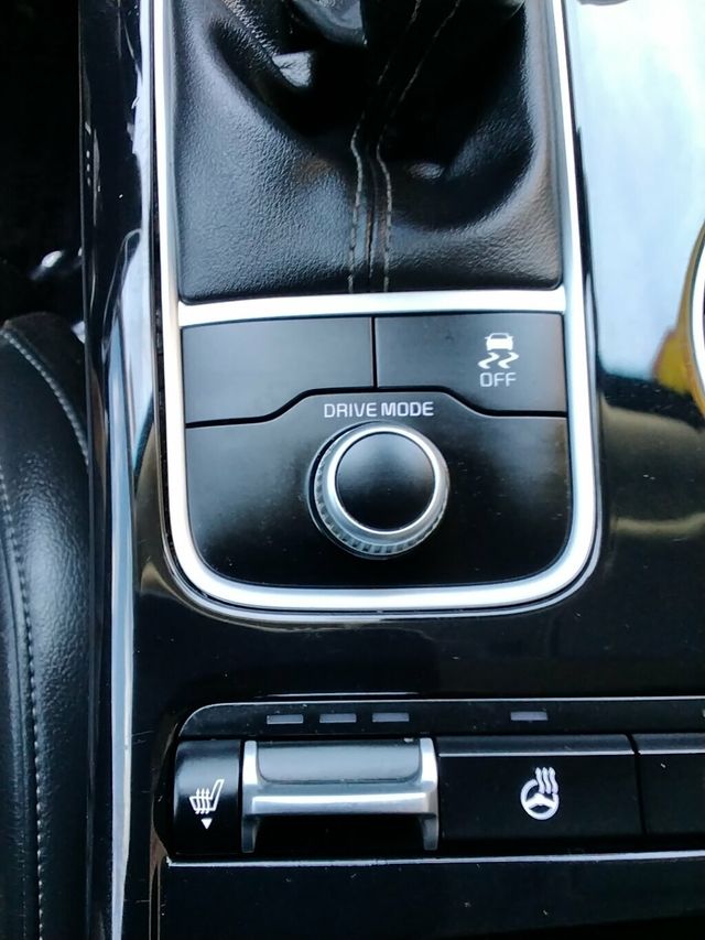 2019 Kia Stinger AWD - 23042747 - 26