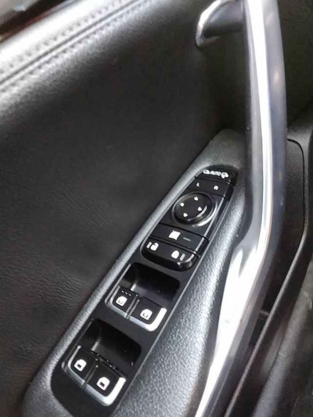 2019 Kia Stinger AWD - 23042747 - 28