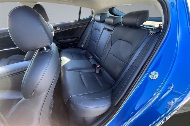 2019 Kia Stinger AWD - 22982140 - 17