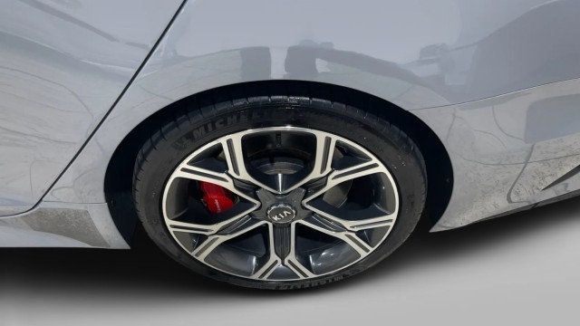 2019 Kia Stinger GT1 RWD - 22986753 - 21