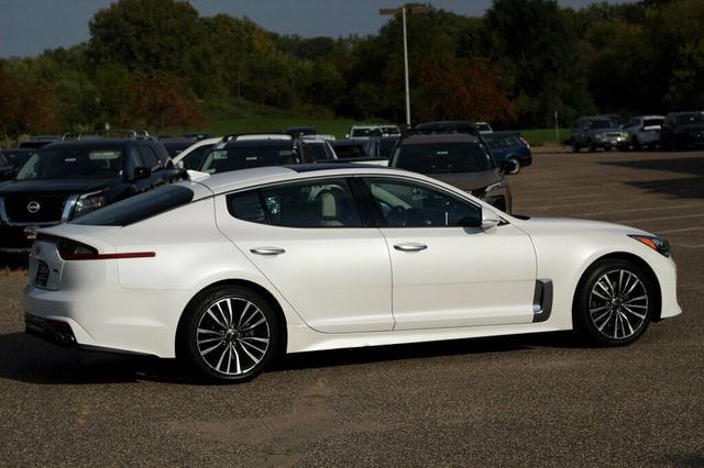 2019 Kia Stinger ONE OWNER AWD PREMIUM W/ NAVIGATION, LEATHER, & PREMIUM SOUND - 22917163 - 2