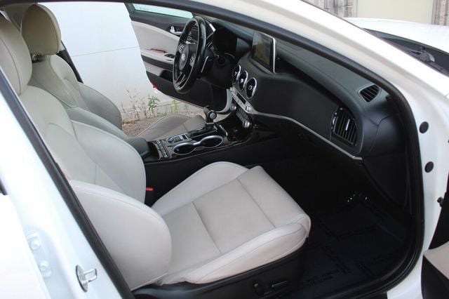 2019 Kia Stinger ONE OWNER AWD PREMIUM W/ NAVIGATION, LEATHER, & PREMIUM SOUND - 22917163 - 7