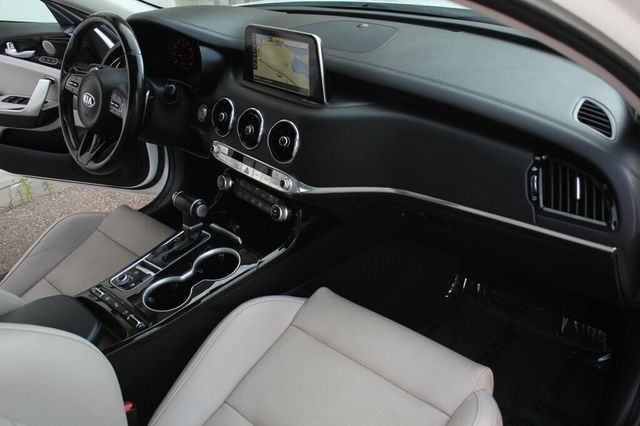 2019 Kia Stinger ONE OWNER AWD PREMIUM W/ NAVIGATION, LEATHER, & PREMIUM SOUND - 22917163 - 8