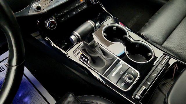 2019 Kia Stinger Premium AWD - 23004622 - 16