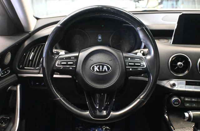 2019 Kia Stinger Premium RWD - 23088900 - 10
