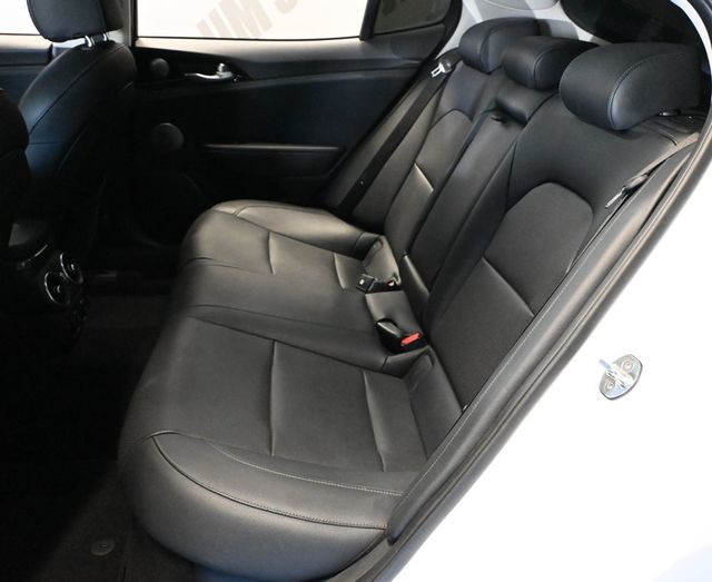 2019 Kia Stinger Premium RWD - 23088900 - 16
