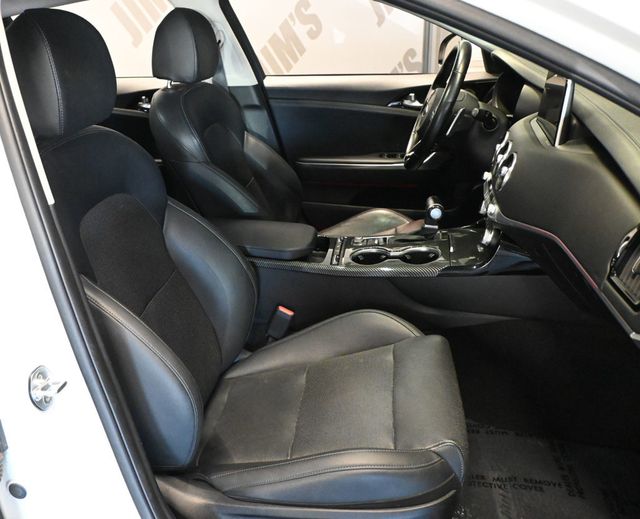 2019 Kia Stinger Premium RWD - 23088900 - 17