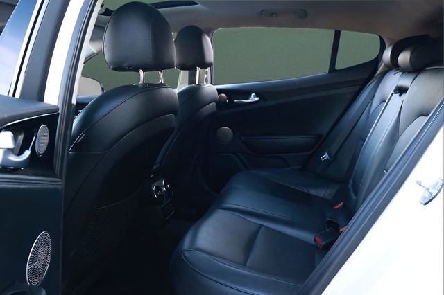 2019 Kia Stinger Premium RWD - 23038965 - 20