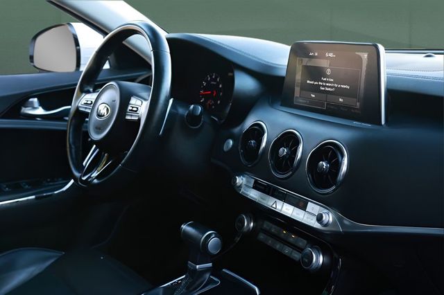 2019 Kia Stinger Premium RWD - 23038965 - 25