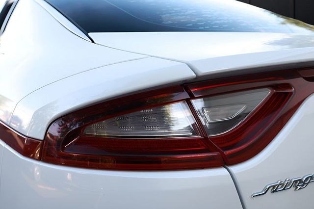 2019 Kia Stinger Premium RWD - 23038965 - 31