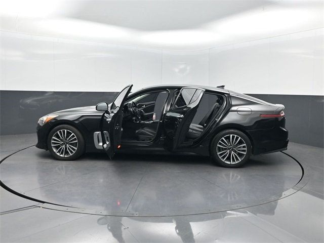2019 Kia Stinger RWD - 22953212 - 40