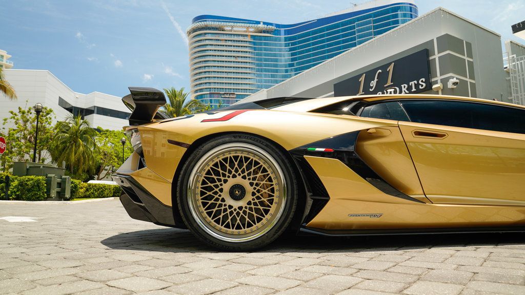 2019 Lamborghini Aventador SVJ Coupe photo 15
