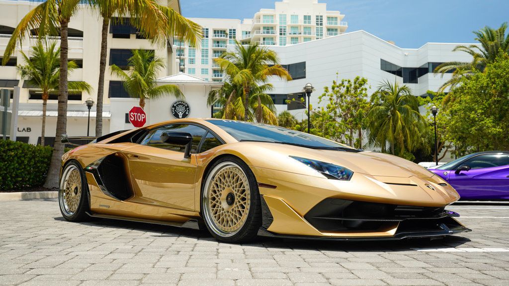 2019 Lamborghini Aventador SVJ Coupe photo 2