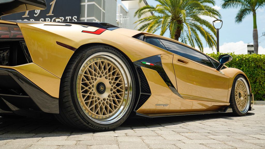 2019 Lamborghini Aventador SVJ Coupe photo 20