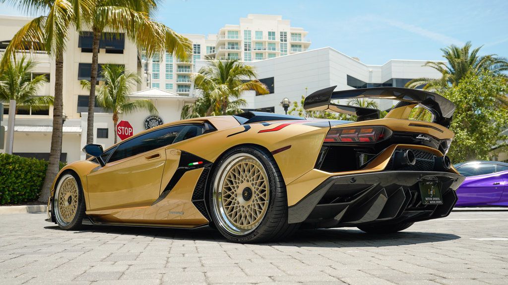 2019 Lamborghini Aventador SVJ Coupe photo 32