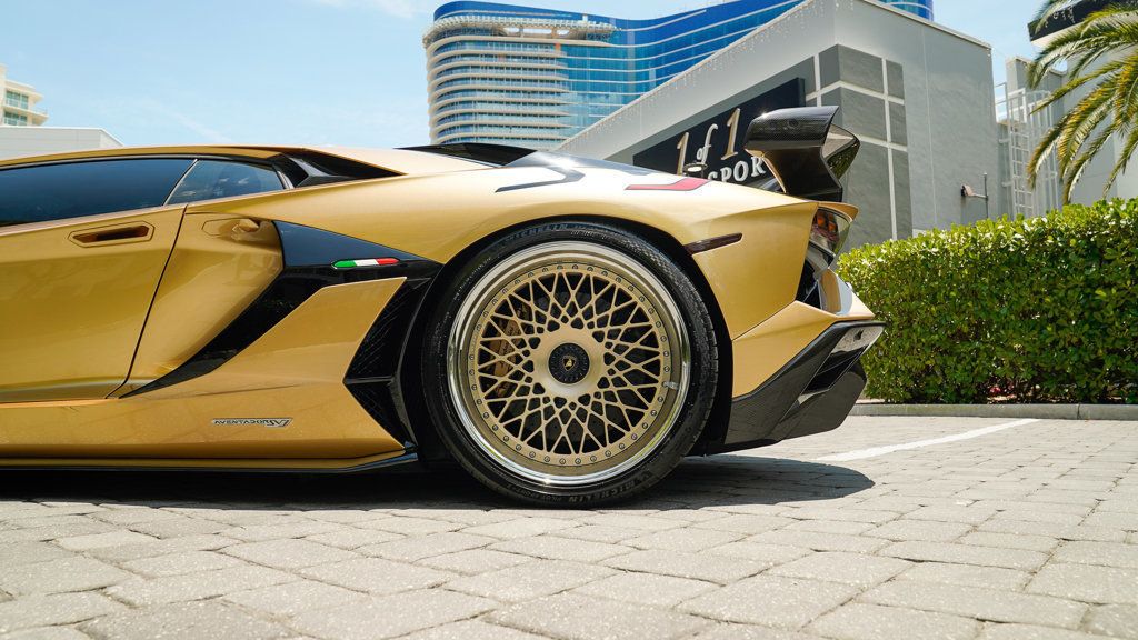 2019 Lamborghini Aventador SVJ Coupe photo 34