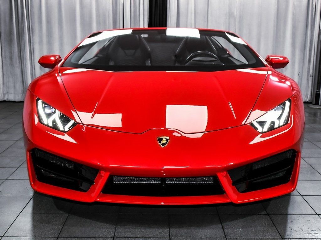 2019 Lamborghini Huracan Spyder photo 2
